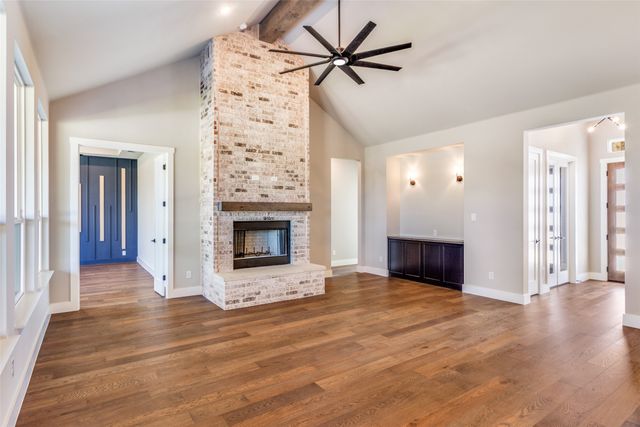 555 Aermotor Loop, Weatherford, TX 76085