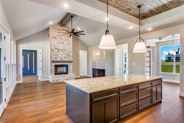 555 Aermotor Loop, Weatherford, TX 76085