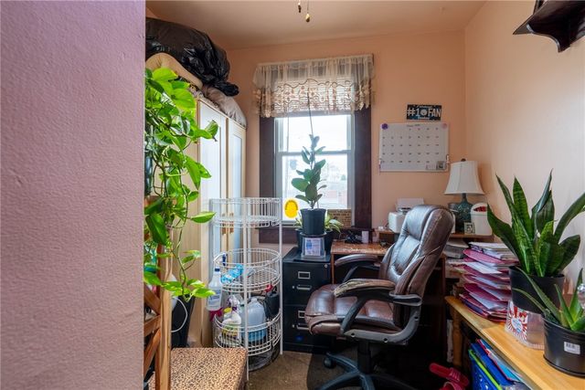 47 May Ave, Mckees Rocks, PA 15136