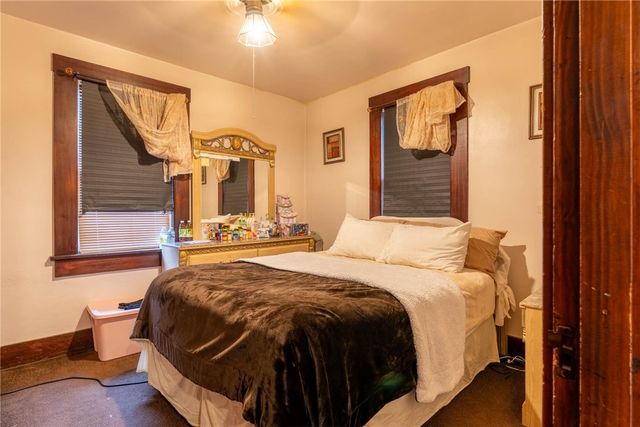 47 May Ave, Mckees Rocks, PA 15136