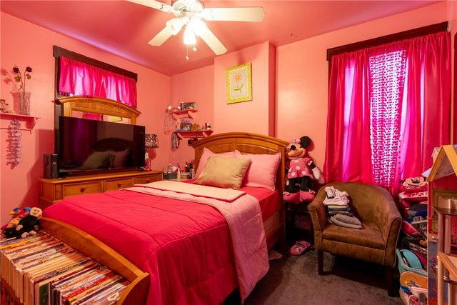 47 May Ave, Mckees Rocks, PA 15136