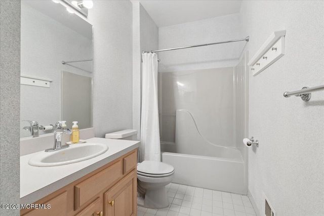 312 Wembley Place, Morganville, NJ 07751