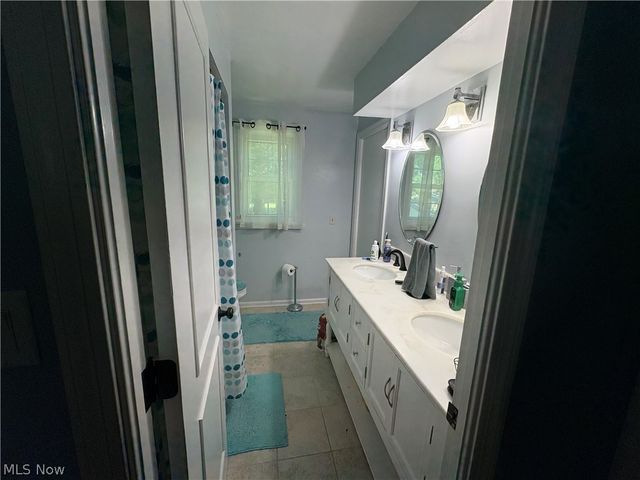 3617 Columbia Road, North Olmsted, OH 44070