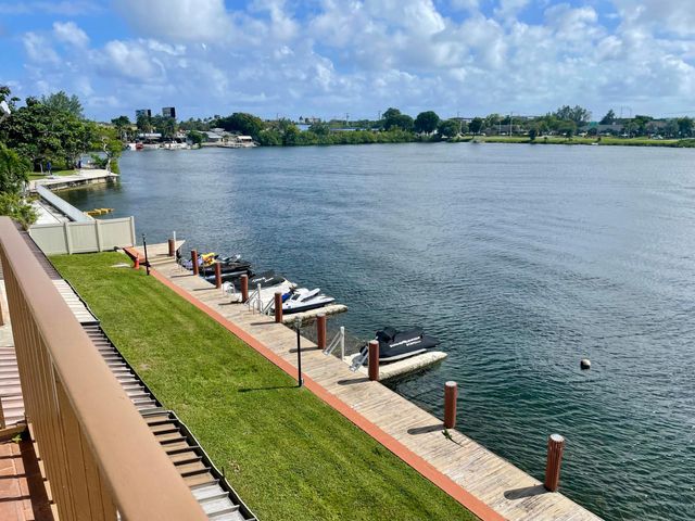 1100 Crystal Lake Drive 207, Deerfield Beach, FL 33064