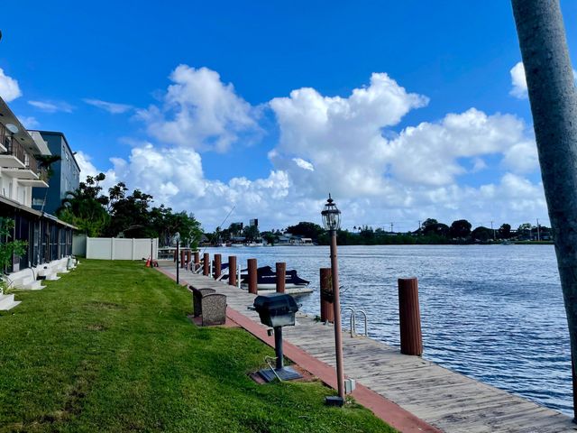 1100 Crystal Lake Drive 207, Deerfield Beach, FL 33064