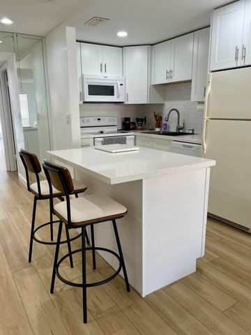 1100 Crystal Lake Drive 207, Deerfield Beach, FL 33064