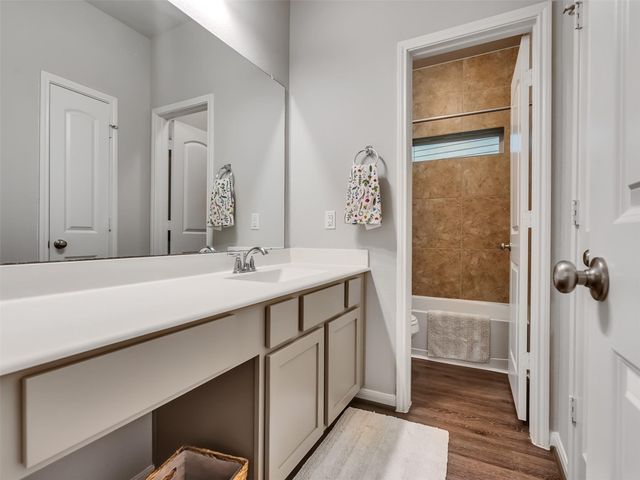 1807 Oakdale Mist Drive, Dickinson, TX 77539