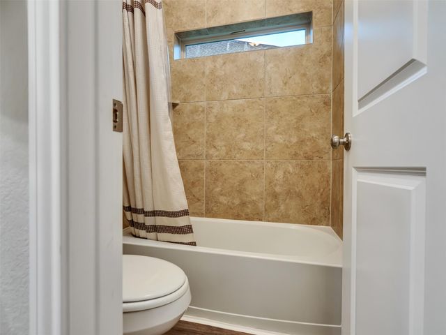 1807 Oakdale Mist Drive, Dickinson, TX 77539