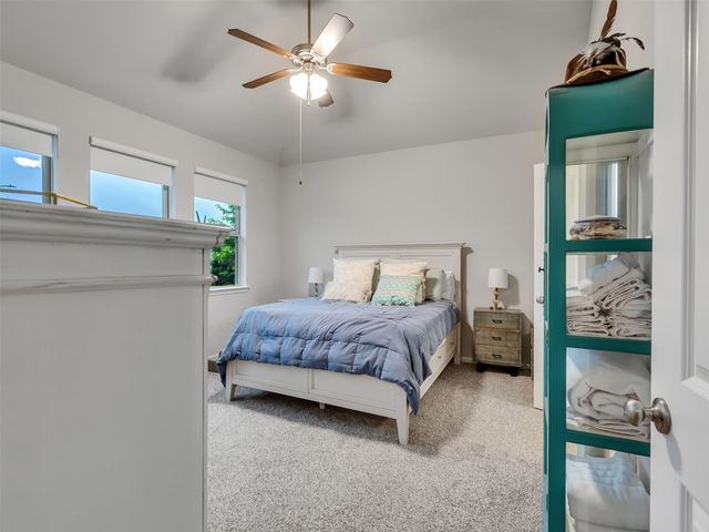 1807 Oakdale Mist Drive, Dickinson, TX 77539