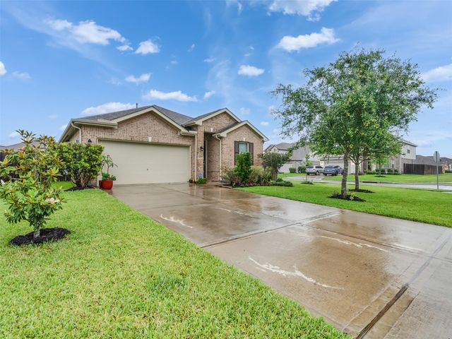 1807 Oakdale Mist Drive, Dickinson, TX 77539