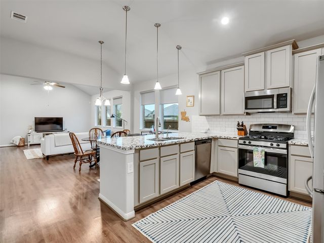 1807 Oakdale Mist Drive, Dickinson, TX 77539