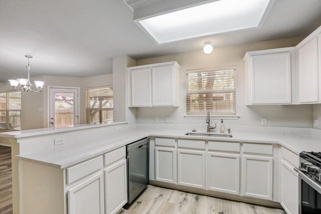 2121 DESCO DR, Austin, TX 78748