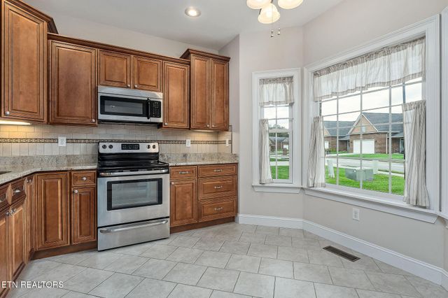 160 Genesis Ave, Crossville, TN 38571