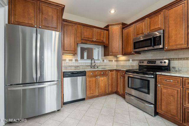 160 Genesis Ave, Crossville, TN 38571