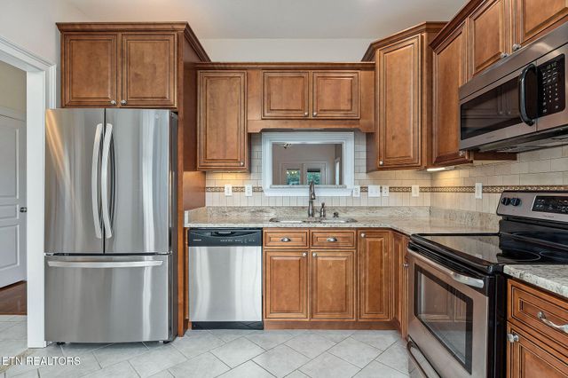 160 Genesis Ave, Crossville, TN 38571