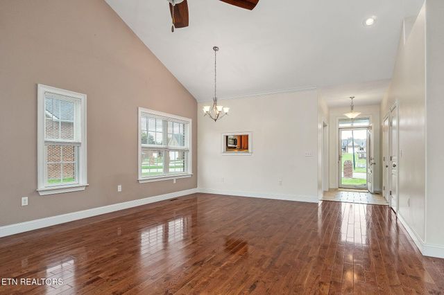160 Genesis Ave, Crossville, TN 38571