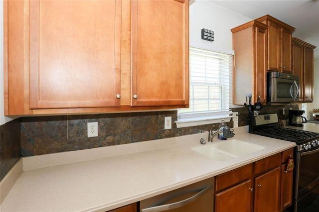 4011 Oak Field Drive, Loganville, GA 30052