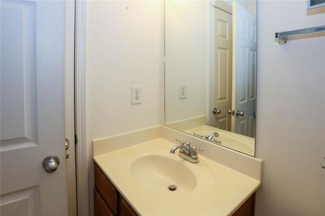 4011 Oak Field Drive, Loganville, GA 30052