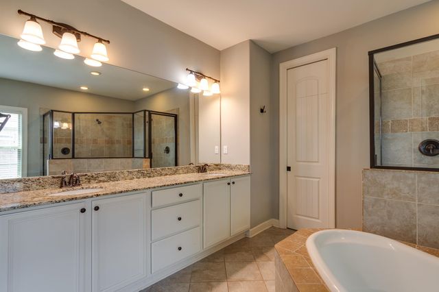 9565 GRAYS SONG DR, Cordova, TN 38018