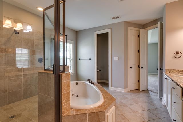 9565 GRAYS SONG DR, Cordova, TN 38018