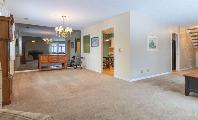 11 Rolling Hills Court, Wyoming, OH 45215