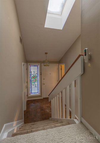 11 Rolling Hills Court, Wyoming, OH 45215