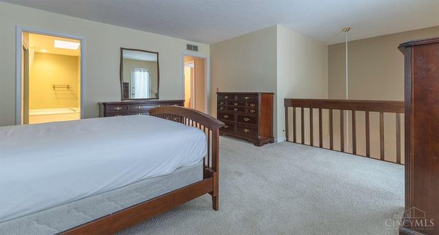 11 Rolling Hills Court, Wyoming, OH 45215