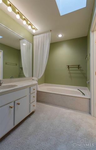 11 Rolling Hills Court, Wyoming, OH 45215