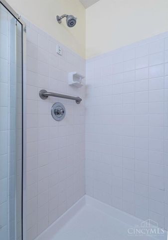 11 Rolling Hills Court, Wyoming, OH 45215