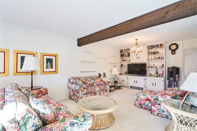 3384 S Smith Road, Fairlawn, OH 44333