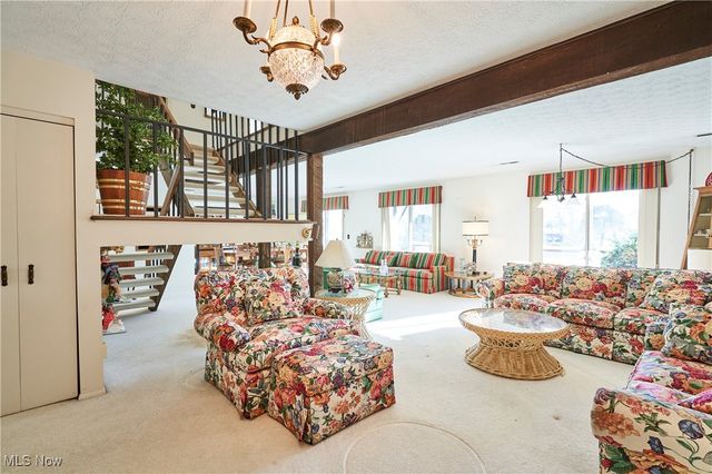 3384 S Smith Road, Fairlawn, OH 44333