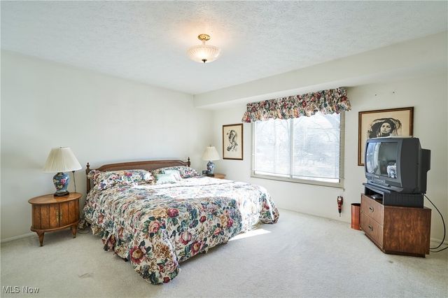 3384 S Smith Road, Fairlawn, OH 44333