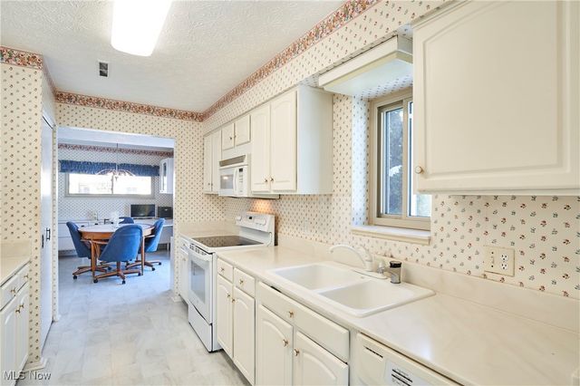 3384 S Smith Road, Fairlawn, OH 44333