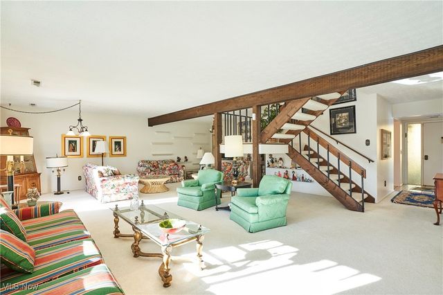 3384 S Smith Road, Fairlawn, OH 44333