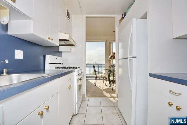 1 Horizon Road 605, Fort Lee, NJ 07024