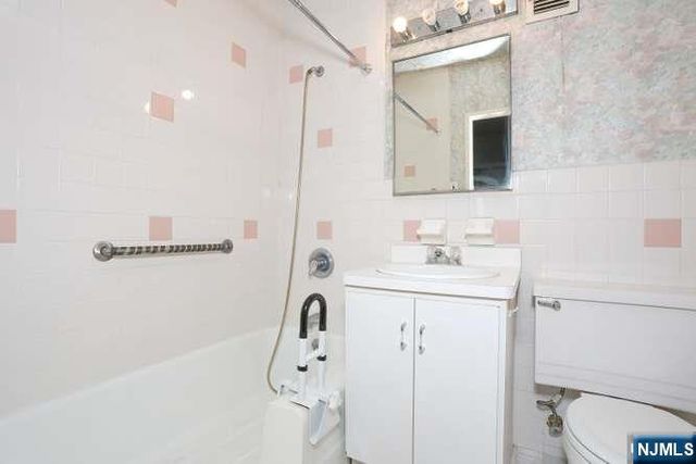 1 Horizon Road 605, Fort Lee, NJ 07024