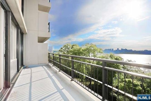 1 Horizon Road 605, Fort Lee, NJ 07024