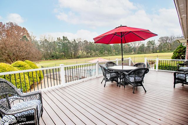 5518 W Beaver Creek Drive, Powell, TN 37849