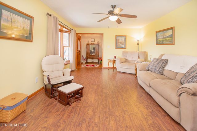 5518 W Beaver Creek Drive, Powell, TN 37849