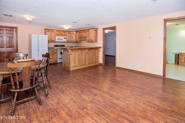 5518 W Beaver Creek Drive, Powell, TN 37849