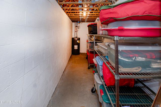 5518 W Beaver Creek Drive, Powell, TN 37849