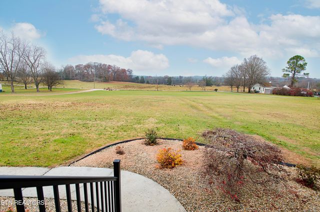 5518 W Beaver Creek Drive, Powell, TN 37849
