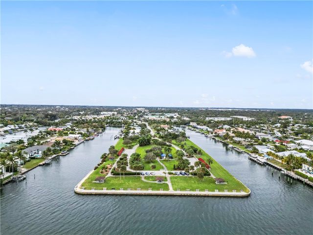25 Park Avenue, Vero Beach, FL 32960