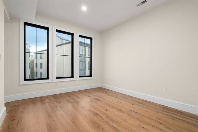 34 Vinton Street FL3, Boston, MA 02127