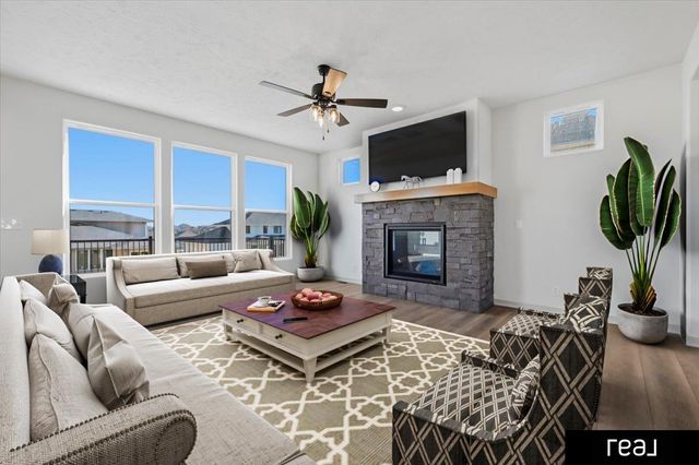 10415 S 191 Avenue, Omaha, NE 68136