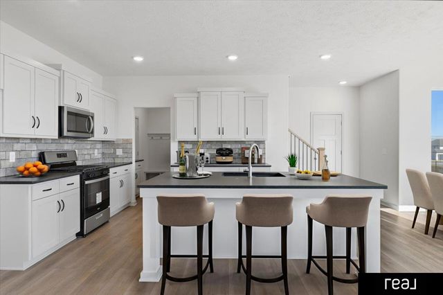 10415 S 191 Avenue, Omaha, NE 68136