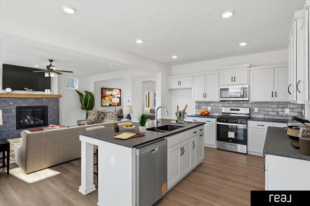 10415 S 191 Avenue, Omaha, NE 68136