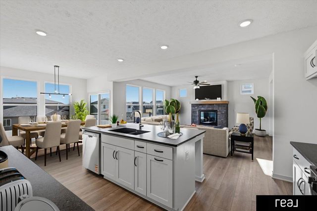 10415 S 191 Avenue, Omaha, NE 68136