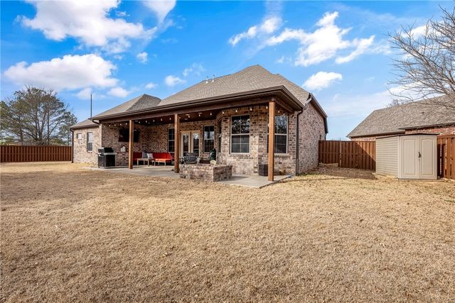 1502 NE Greenbrier Court, Bentonville, AR 72712