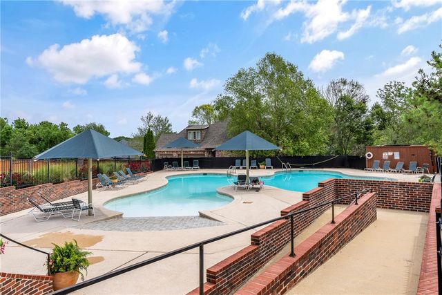 1502 NE Greenbrier Court, Bentonville, AR 72712